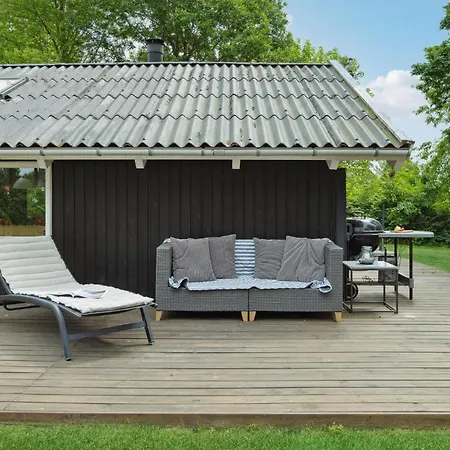 Semesterbostad Nice Home In Tranekaer With Sauna