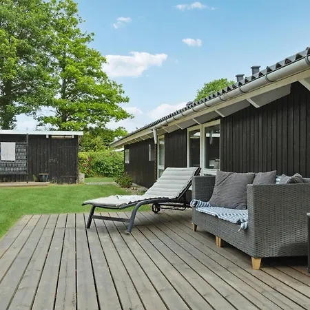 Nice Home In Tranekaer With Sauna Tranekær