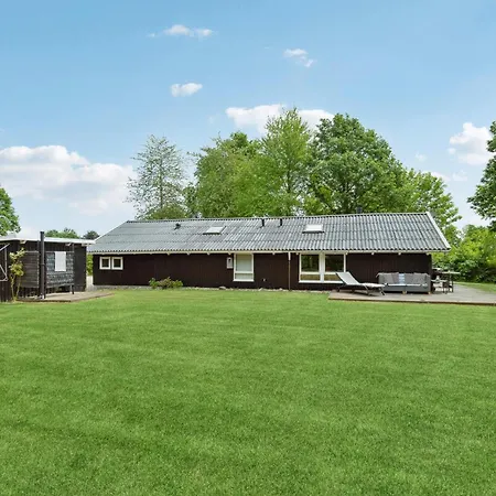 Nice Home In Tranekaer With Sauna
