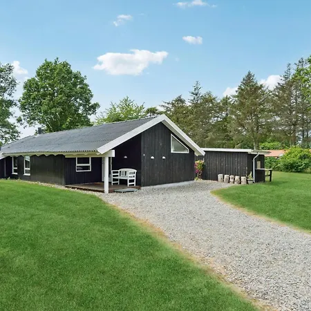 Nice Home In Tranekaer With Sauna Tranekær